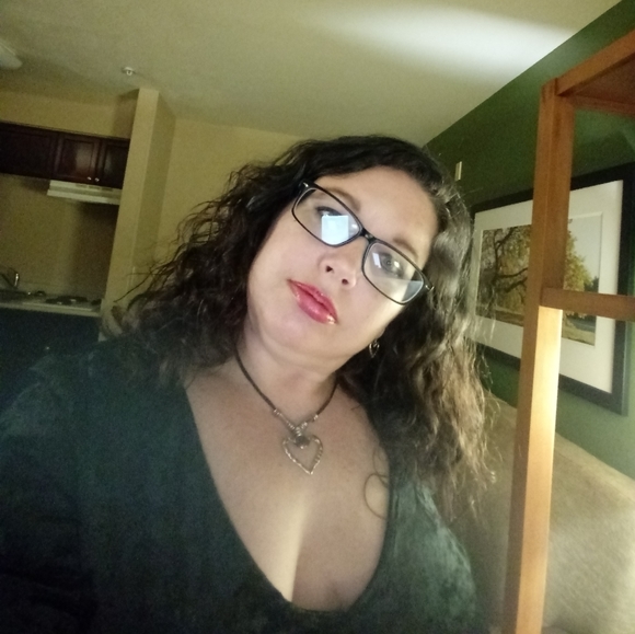 Meet your Posher, Racheal - Picture 2 of 2